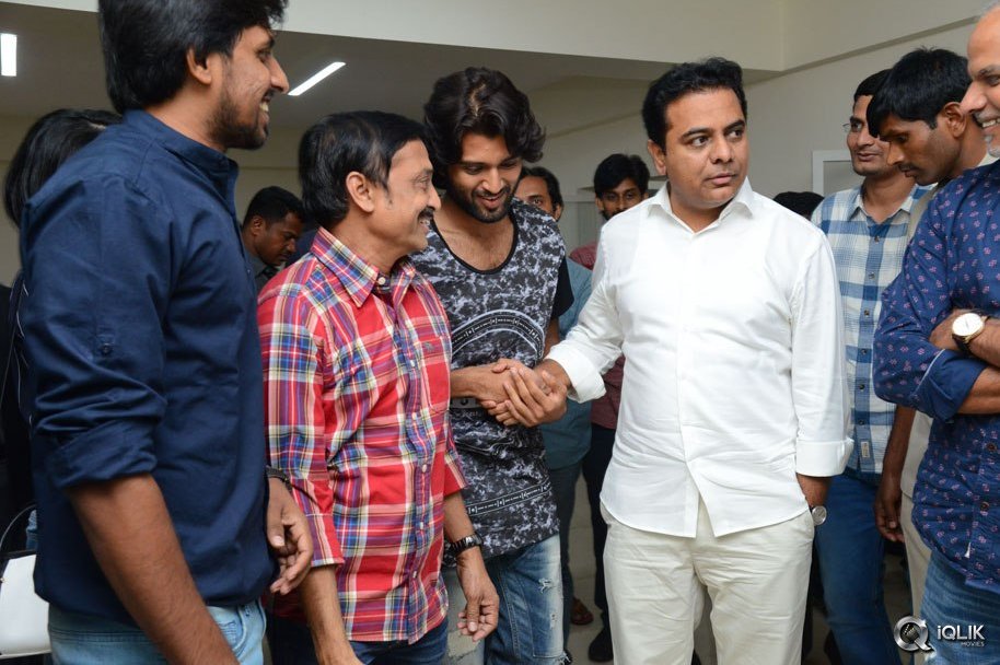 KTR-Watching-Pelli-Choopulu-Movie-Special-Show